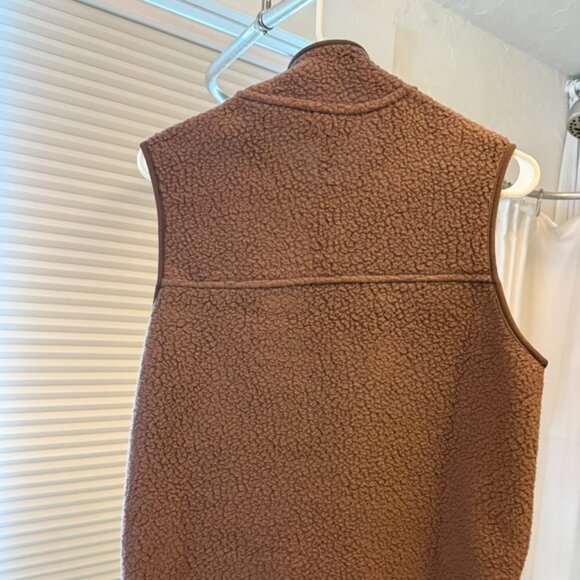 NWT Patagonia Women's Retro Pile Fleece Vest, Medium in Dusky Brown - Picture 6 of 6